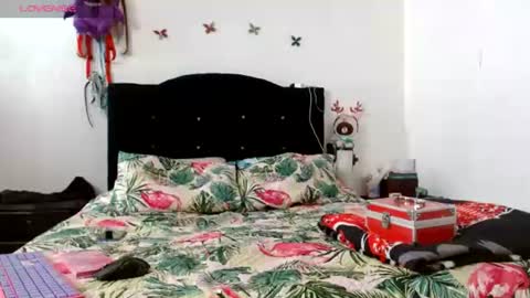 Naomi online show from 06/19/26, 04:11