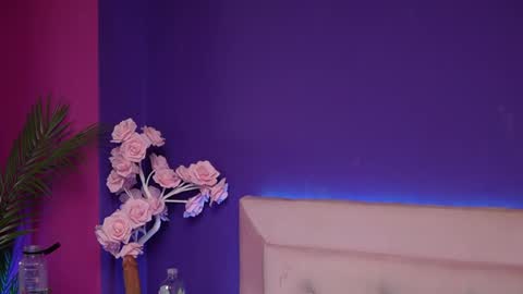  Naomi  online show from 05/15/26, 09:55