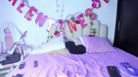    online show from 02/05/25, 02:37