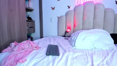    online show from 10/17/25, 01:31