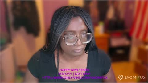 Snapshot of naomifux chatting on 12/31/24, 11:49 Naomi online show from 12/31/24, 11:49
