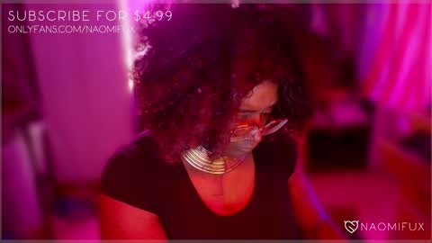Snapshot of naomifux chatting on 01/02/25, 08:39 Naomi online show from 01/02/25, 08:39
