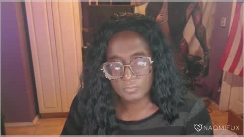 Snapshot of naomifux chatting on 03/06/25, 11:09 Naomi online show from 03/06/25, 11:09