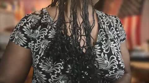 Naomi online show from 11/11/25, 08:36