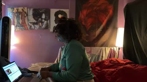 Naomi online show from 12/15/25, 09:52