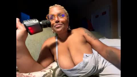 Naomigiirl6 online show from 01/26/25, 12:54