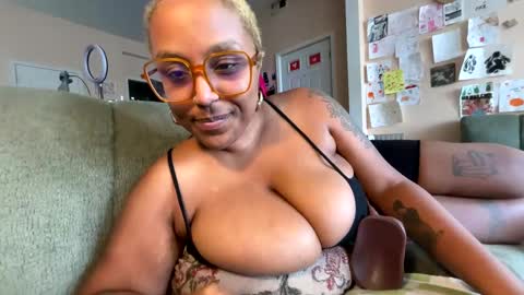 Naomigiirl6 online show from 02/07/25, 06:34