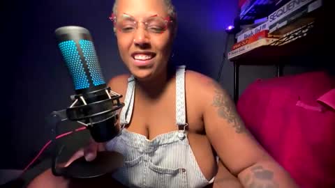 Naomigiirl6 online show from 06/06/26, 08:13