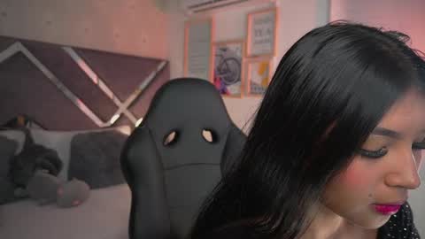 Naomi-Gray  online show from 06/04/26, 07:09