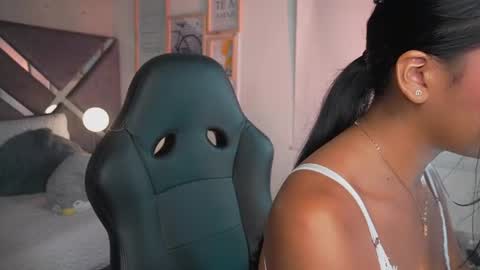 Naomi-Gray  online show from 06/10/26, 07:46