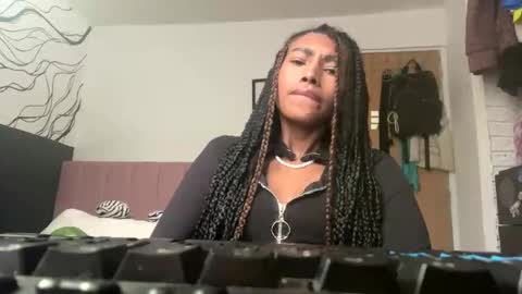 Naomii online show from 01/03/25, 10:19