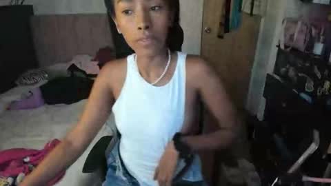Naomii online show from 01/06/25, 10:26
