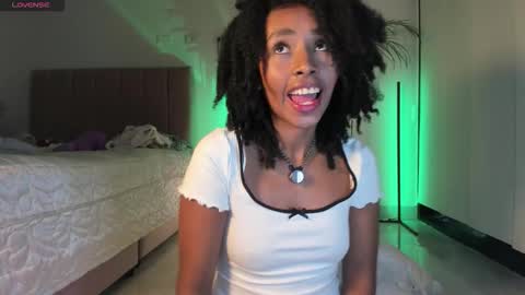 Snapshot of naomii1020 chatting on 10/02/25, 12:39 Naomii online show from 10/02/25, 12:39