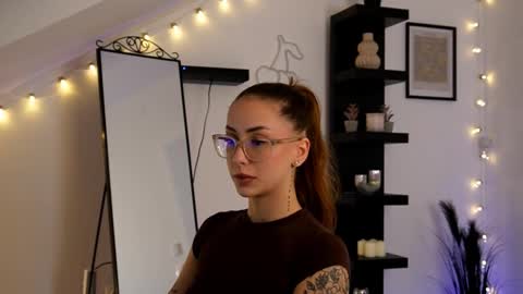 naomii_20 online show from 10/12/25, 07:02