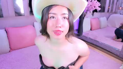Snapshot of naomii_star chatting on 01/09/26, 10:11 online show from 01/09/26, 10:11