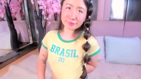Snapshot of naomii_star chatting on 01/15/26, 10:13 online show from 01/15/26, 10:13