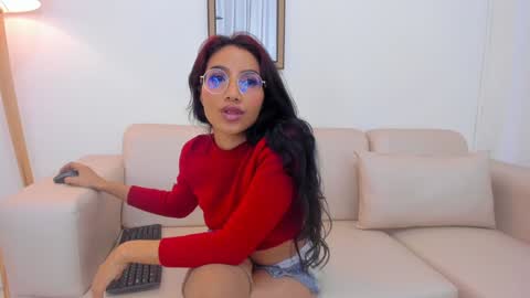 naomiiii   online show from 12/28/24, 02:54