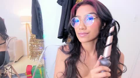 naomiiii   online show from 12/28/24, 06:50