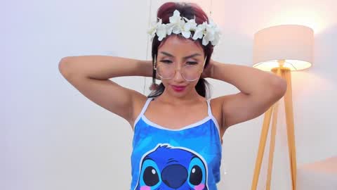 naomiiii   online show from 01/03/25, 07:07