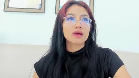naomiiii   online show from 03/08/25, 07:09