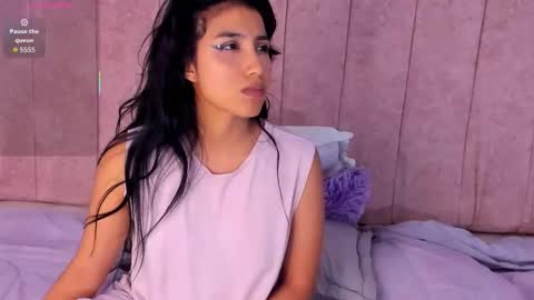 naomiiii   online show from 09/12/25, 05:07