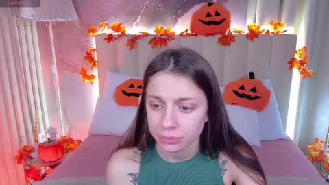 Naomi online show from 10/20/25, 04:57
