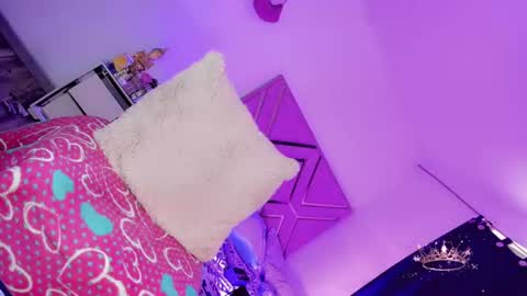 naomisaenz01 online show from 07/06/26, 03:03