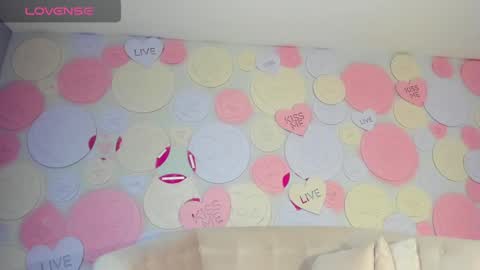 Naomi online show from 12/28/24, 12:03