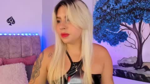 Laura  online show from 04/30/26, 05:47
