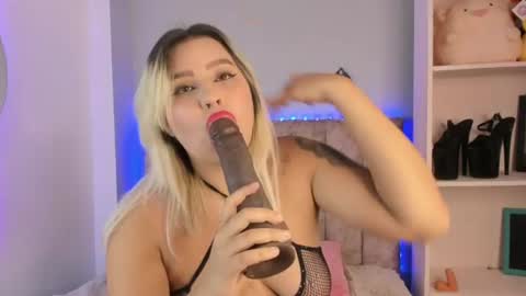 Laura  online show from 06/26/26, 11:03