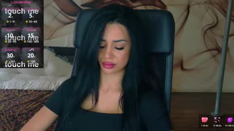 Snapshot of naomiscarlett chatting on 11/11/25, 10:04 NaomiScarlett online show from 11/11/25, 10:04