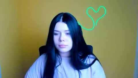 Snapshot of naomivibes chatting on 10/18/25, 05:35 Naomi online show from 10/18/25, 05:35