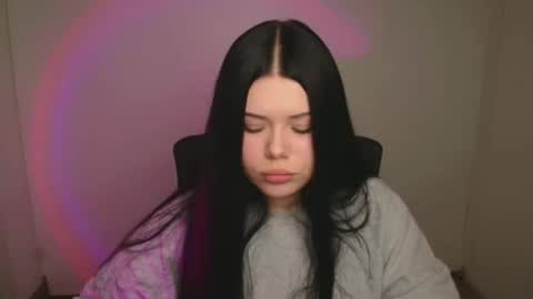 Snapshot of naomivibes chatting on 10/22/25, 05:45 Naomi online show from 10/22/25, 05:45