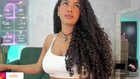 Naomi     online show from 11/21/25, 03:05