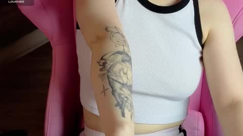 Snapshot of naomiyoru chatting on 10/02/25, 08:27 Naomi online show from 10/02/25, 08:27