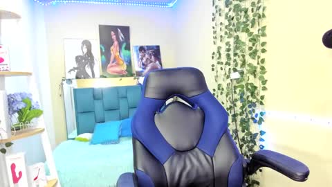 naomy online show from 01/04/25, 01:21