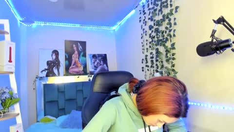 naomy online show from 01/05/25, 01:35