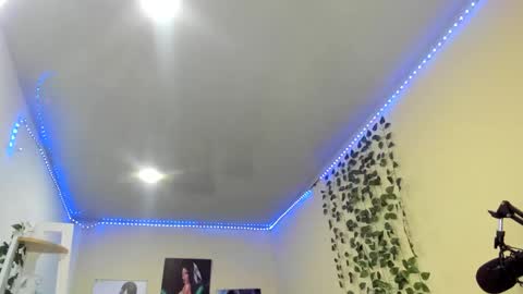 naomy online show from 12/13/24, 02:21