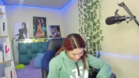 naomy online show from 12/18/24, 02:21