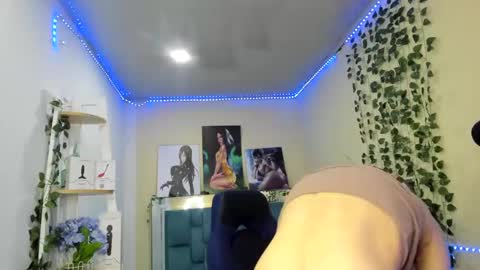 naomy online show from 12/26/24, 02:01