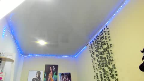 naomy online show from 01/03/25, 11:33