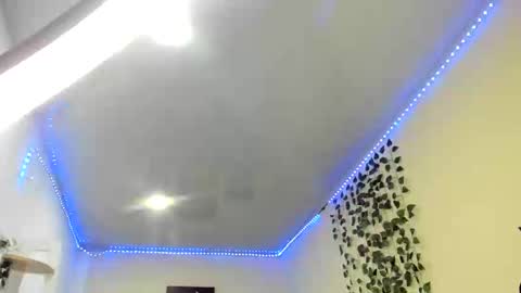 naomy online show from 01/04/25, 02:35