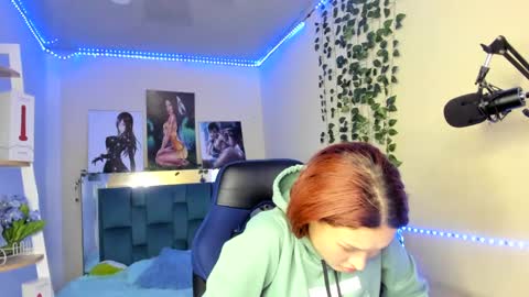 naomy online show from 01/05/25, 12:42