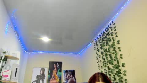 naomy online show from 02/05/25, 01:15