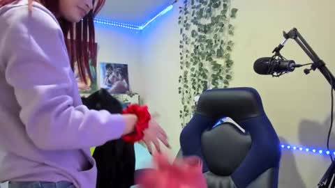 naomy online show from 02/15/25, 07:17