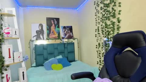 naomy online show from 02/27/25, 08:09