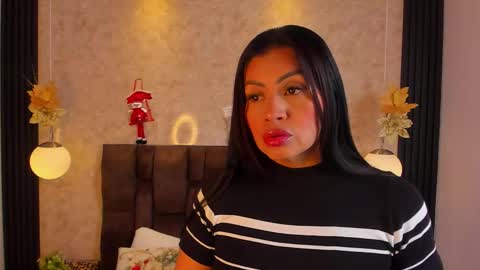 Naomy Smith online show from 12/04/25, 11:08