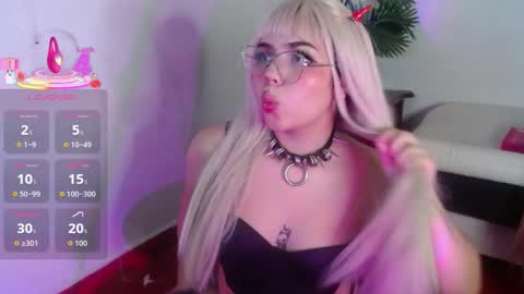 Naomy online show from 09/12/25, 03:28