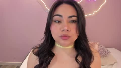 Snapshot of naomymonroe_ chatting on 04/19/26, 11:42 Naomy online show from 04/19/26, 11:42