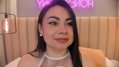 Snapshot of naomymonroe_ chatting on 05/21/26, 10:33 Naomy online show from 05/21/26, 10:33